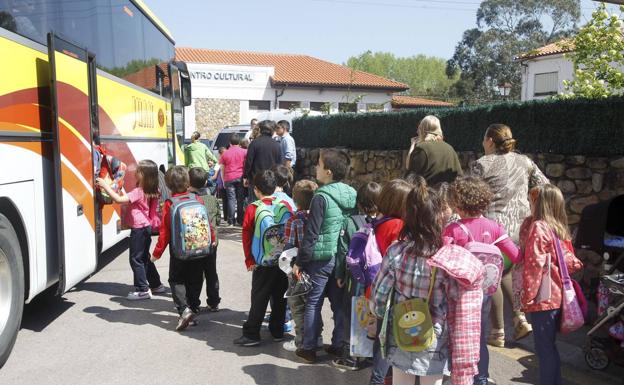 Educación tiene vía libre para continuar la licitación del servicio de transporte escolar en Cantabria