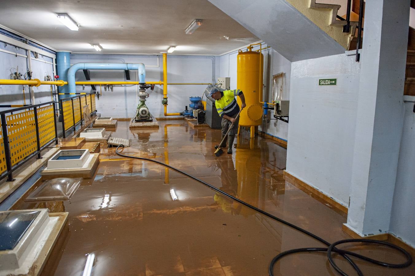 Depuradora de Roiz, inundada.