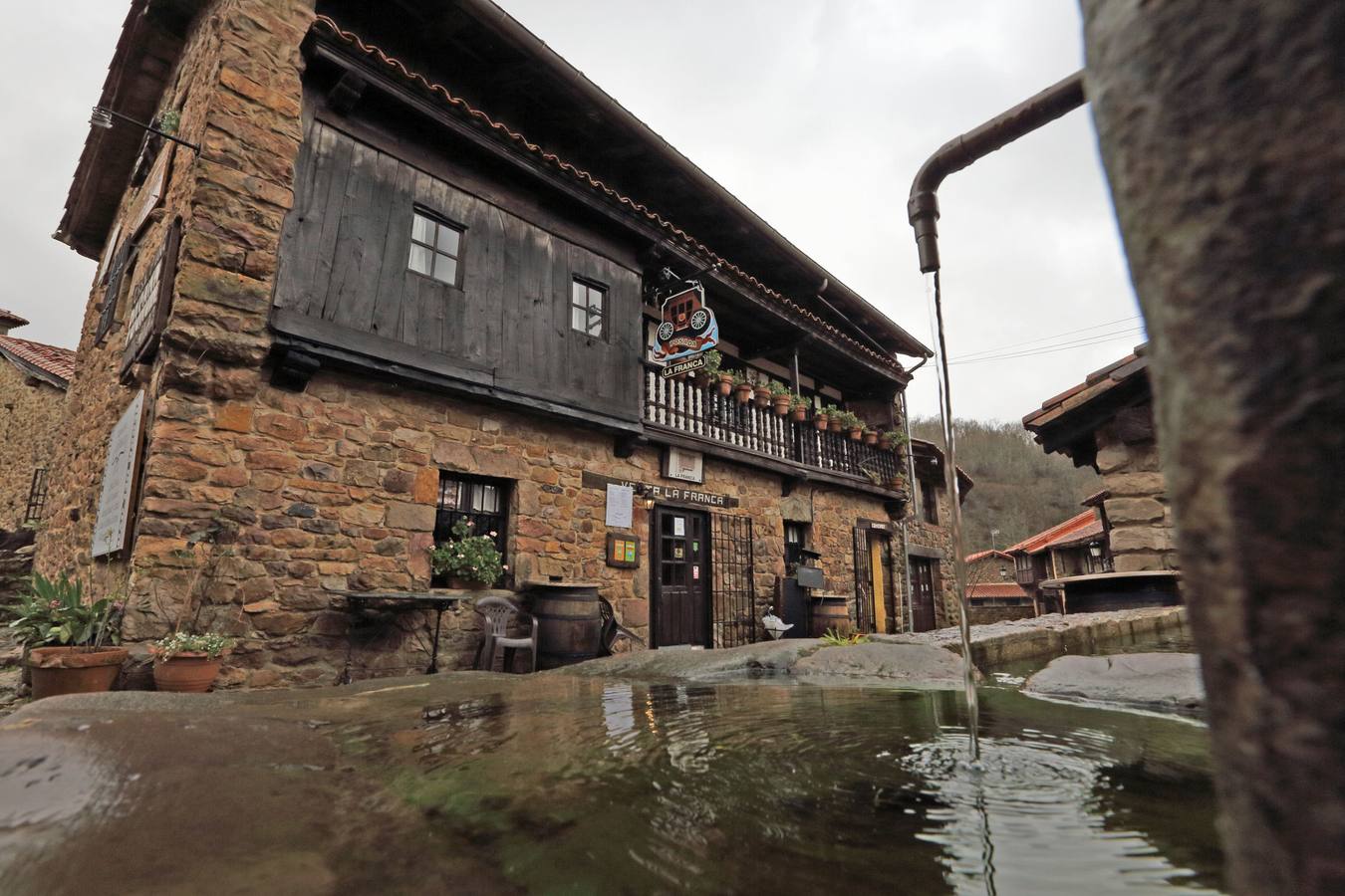 Fotos: Bárcena Mayor, uno de los pueblos más bonitos de Cantabria