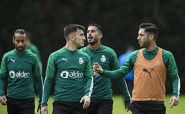 Mario Ortiz, Buñuel, Nico Hidalgo y Cejudo, en el entrenamiento del martes.