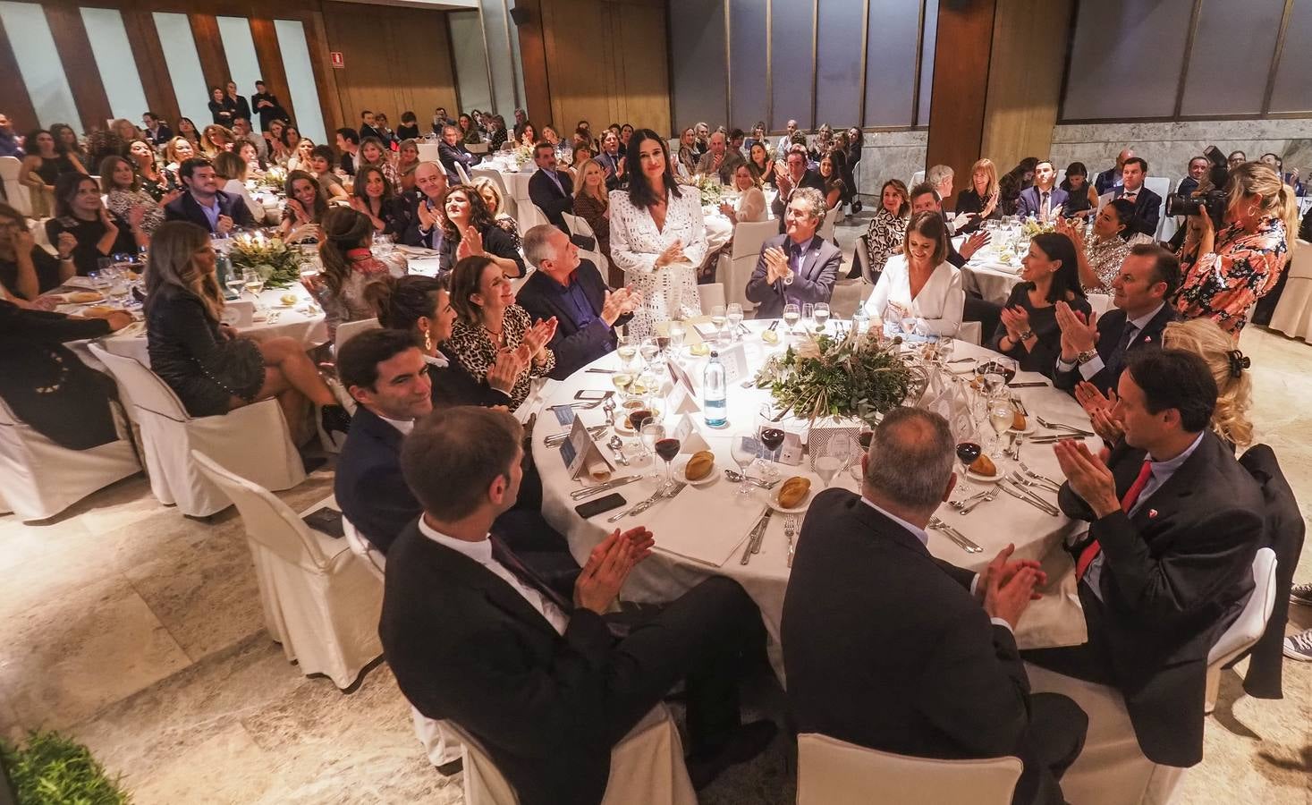 La diseñadora Odette Álvarez recibió anoche el Premio Empresaria 2019 de la Asociación de Mujeres Empresarias de Cantabria (ADMEC), en la Gala Anual que este colectivo celebró en el Hotel Santemar de Santander