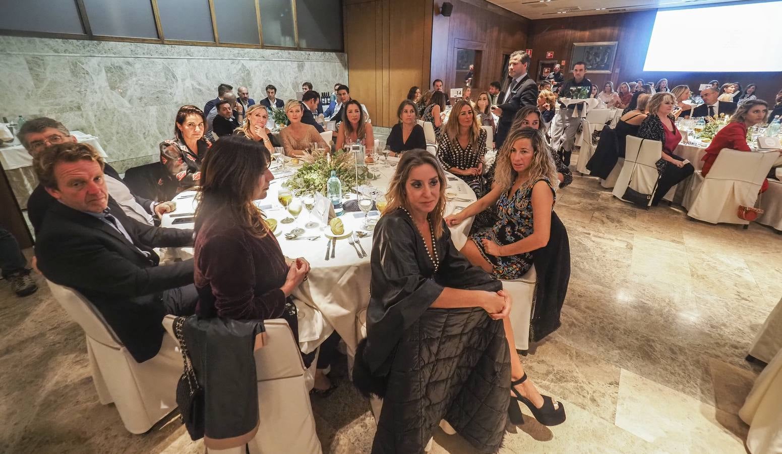 La diseñadora Odette Álvarez recibió anoche el Premio Empresaria 2019 de la Asociación de Mujeres Empresarias de Cantabria (ADMEC), en la Gala Anual que este colectivo celebró en el Hotel Santemar de Santander