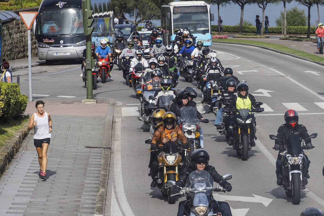 Fotos: La congregación de motoristas en Santander