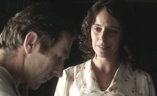 Belén Cuesta y Antonio de la Torre protagonizan 'La trinchera infinita'.