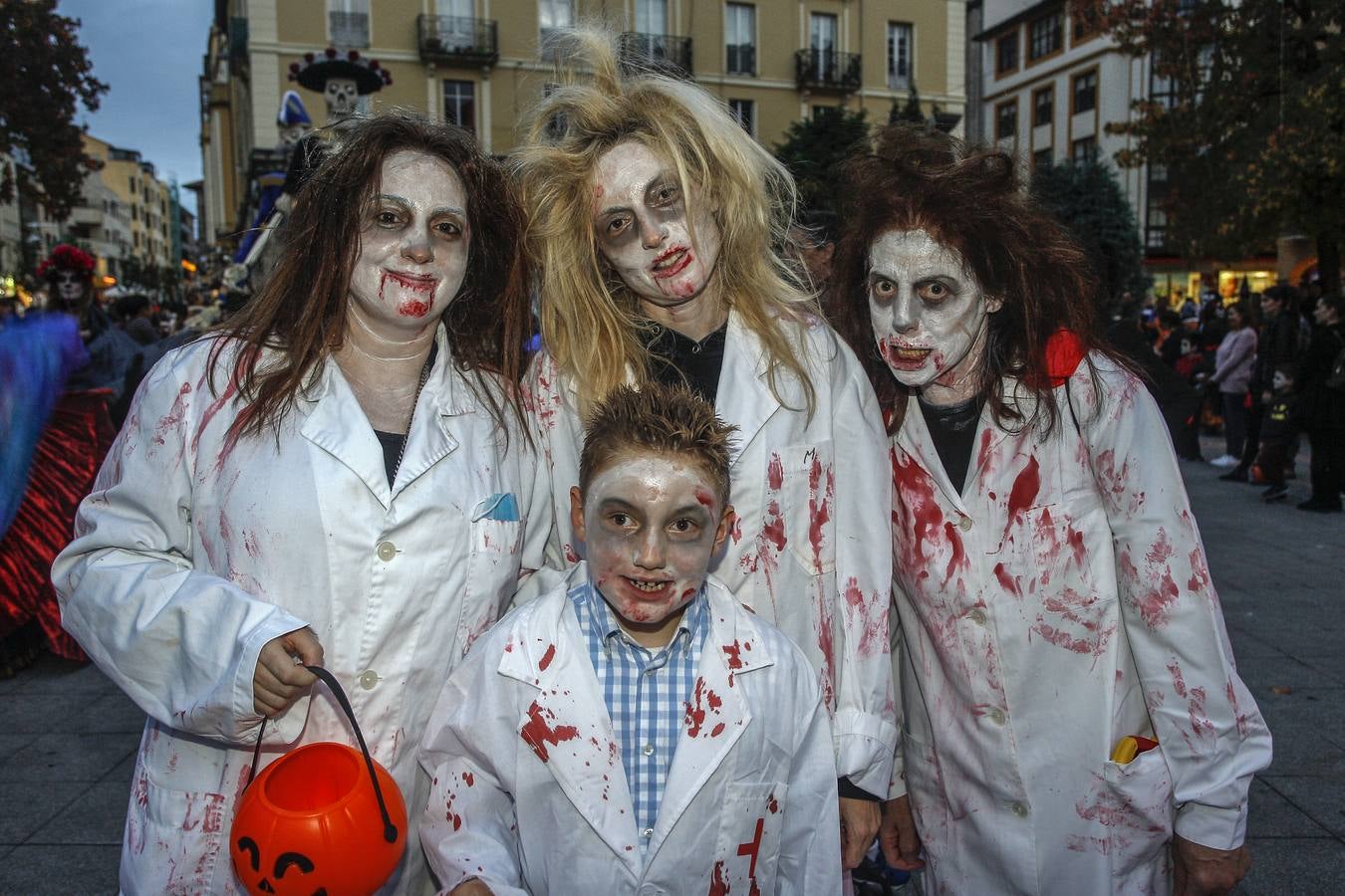 Fotos: Muertos y fantasmas en las calles