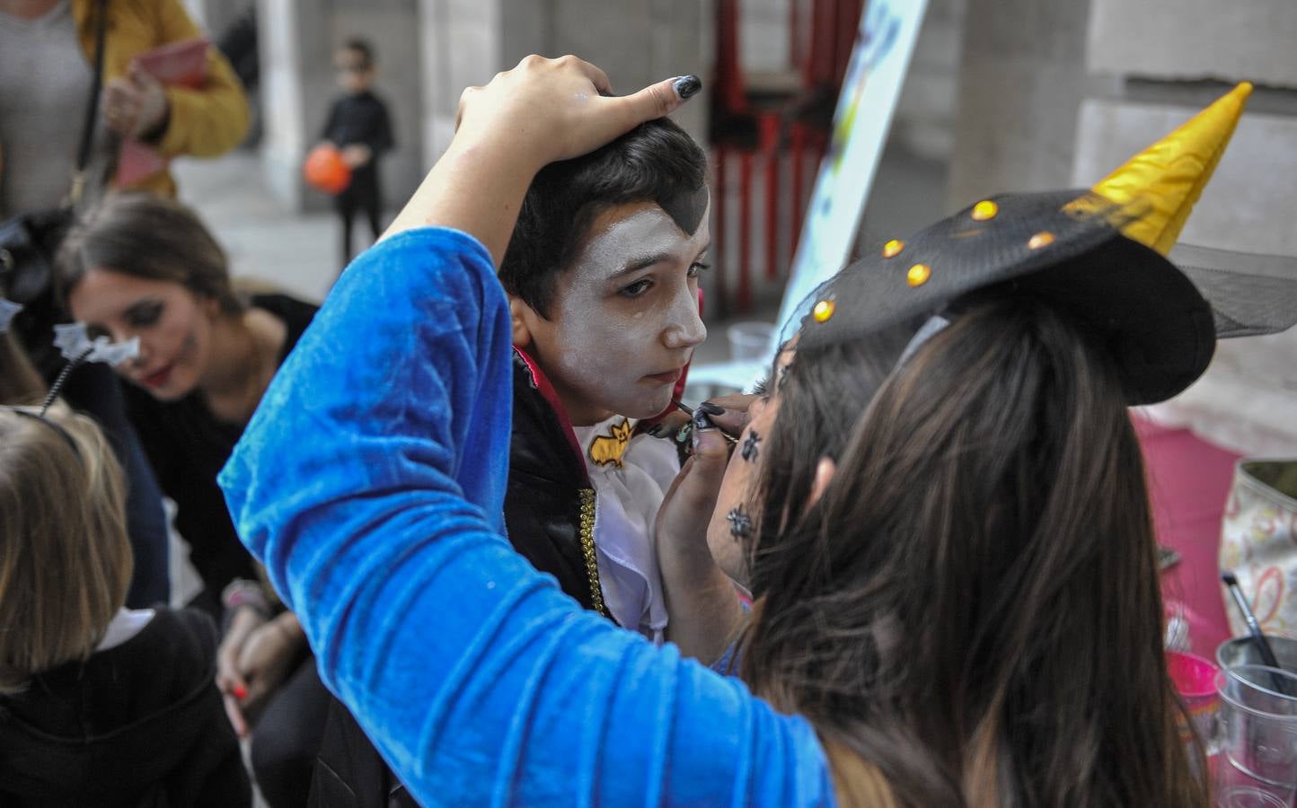 Fotos: Muertos y fantasmas en las calles