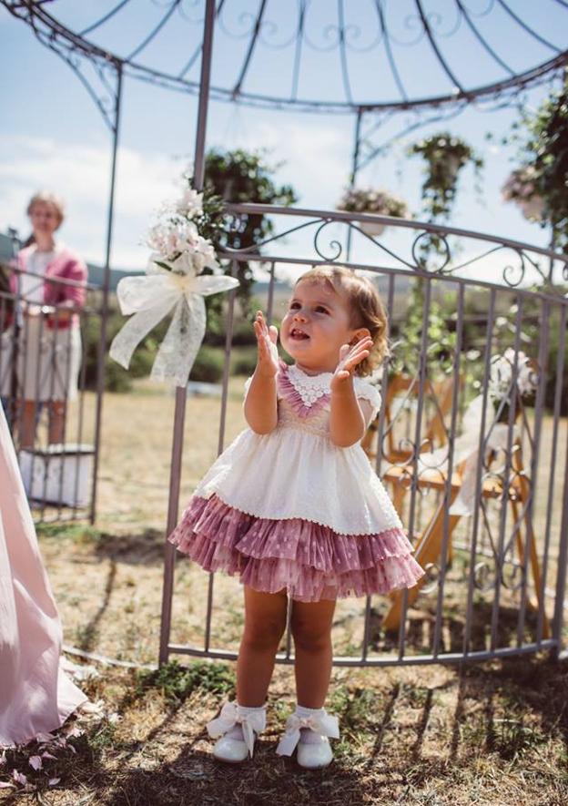 Pequeña cómplice en el enlace de Marta y David.