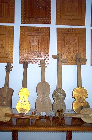 Trabajos de artesanía (rabeles).