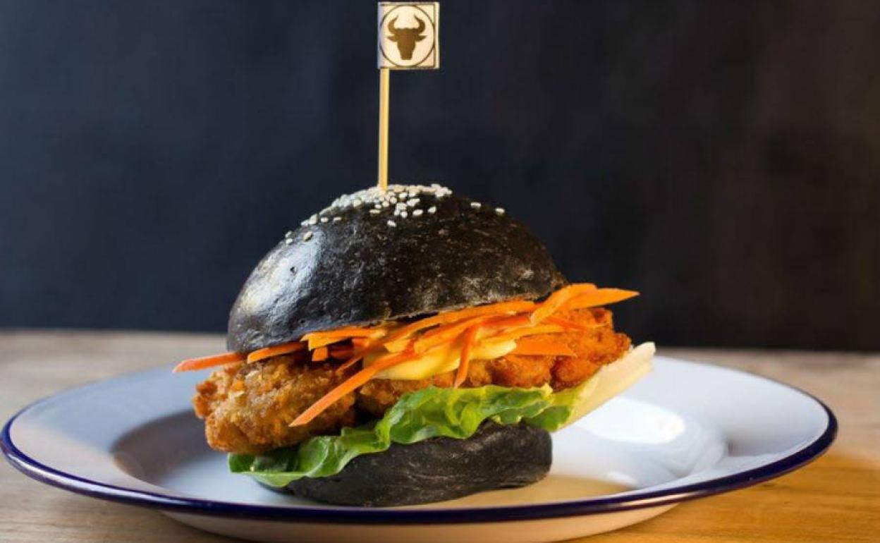 Dos restaurantes cántabros pugnan por hacer la mejor hamburguesa de España