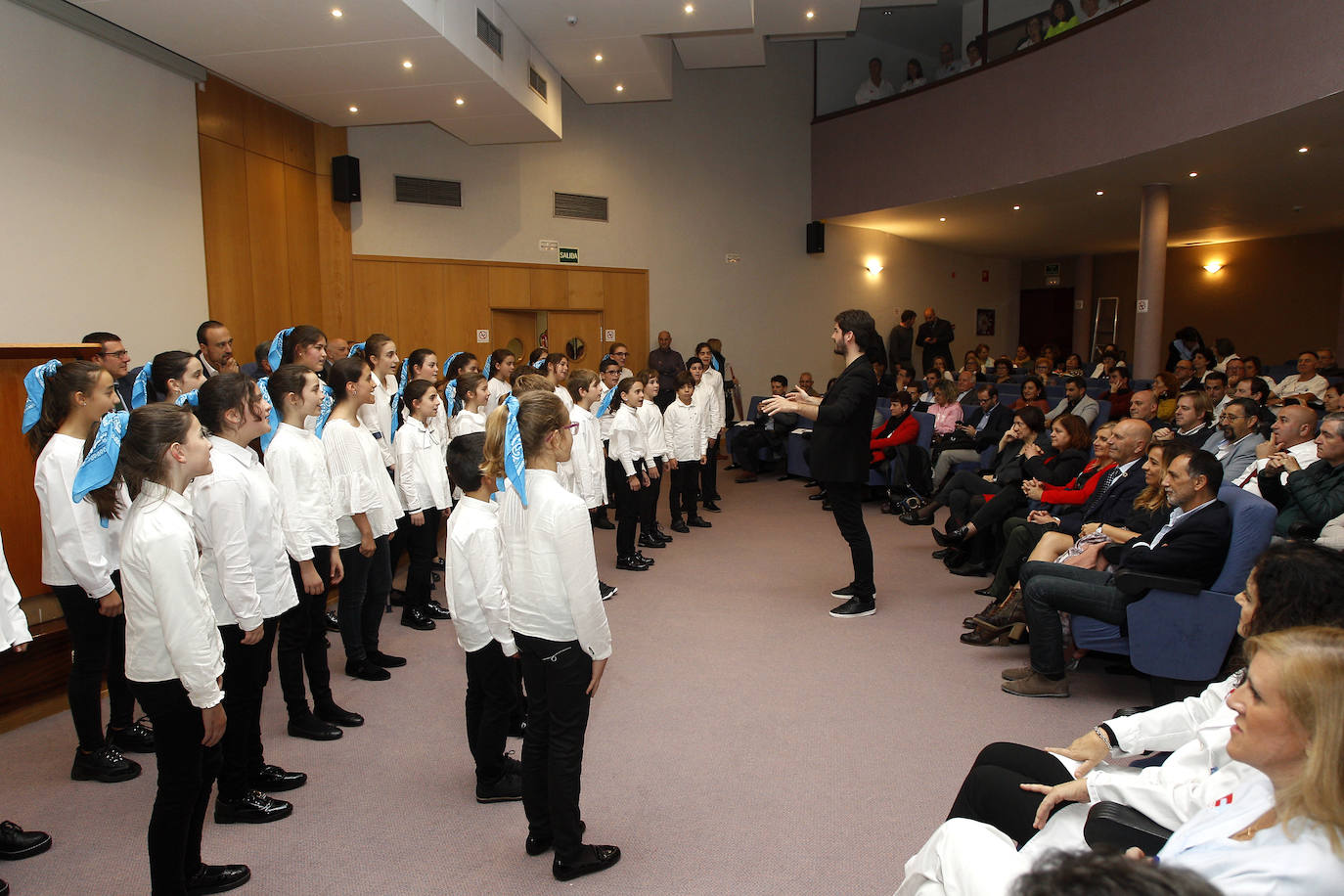 El hospital de Torrelavega fue inaugurado el 1 de noviembre de 1994 y desde enero de 2002, con las transferencias a la comunidad, pasó a formar parte del Servicio Cántabro de Salud.Desde entonces ha pasado de 500 trabajadores en plantilla a los cerca de 1.500 profesionales sanitarios y no sanitarios, y también se ha multiplicado su presupuesto, que ahora supera los 90 millones de euros. 