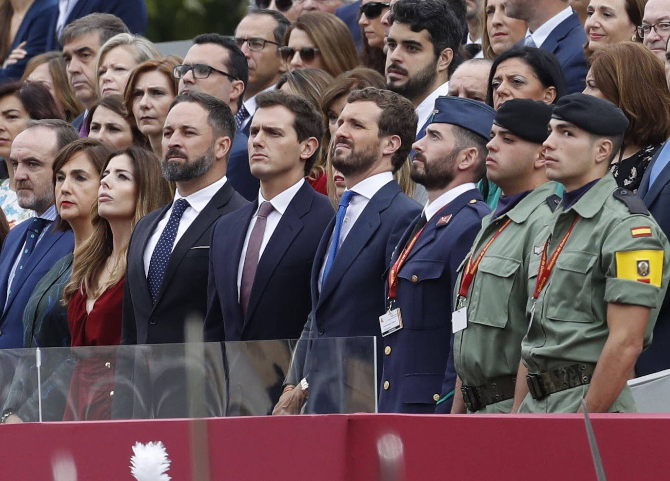 Con Abascal y Casado en el desfile de la Fiesta Nacional.