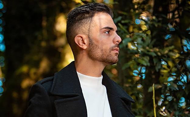 El joven 'instagramer' triunfa con sus estilosos looks.