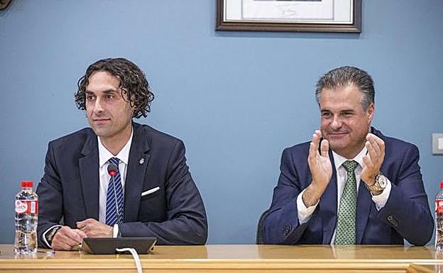 El alcalde Javier Fernández Soberón junto al líder del PRC de Astillero, Francisco Ortiz.