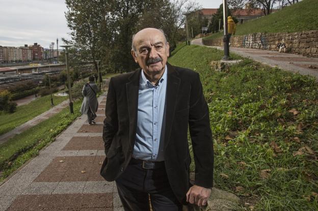 El diputado nacional del PRC, José María Mazón, en el Parque del Agua de Santander. 