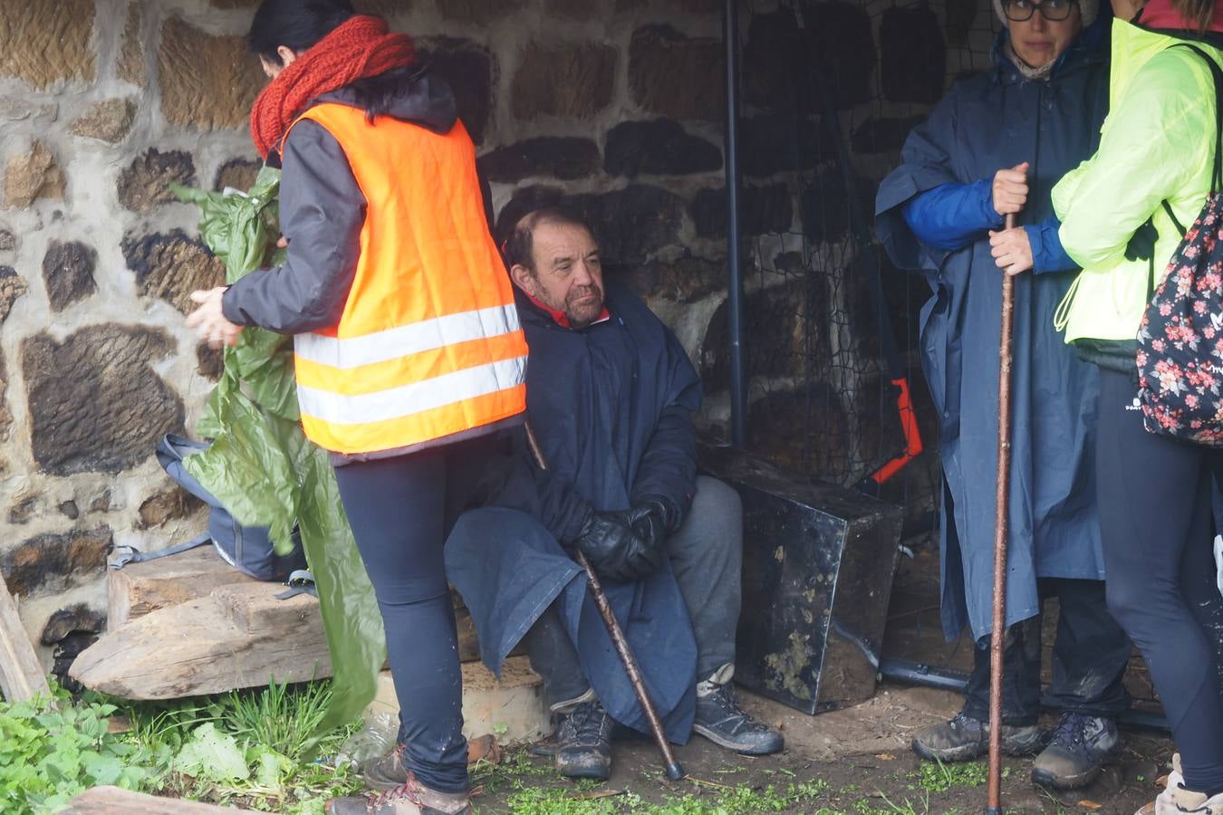 Efectivos de rescate y voluntarios, en Población de Arriba participando en el operativo de búsqueda de Roberto Lavid.