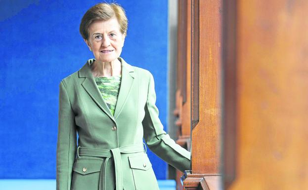 Adela Cortina posa como jurado de los Premios Princesa de Asturias.