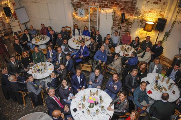 Asistentes a la jornada del proyecto Líderes Cantabria dedicada al golf, celebrada el jueves en 'La nave que late'