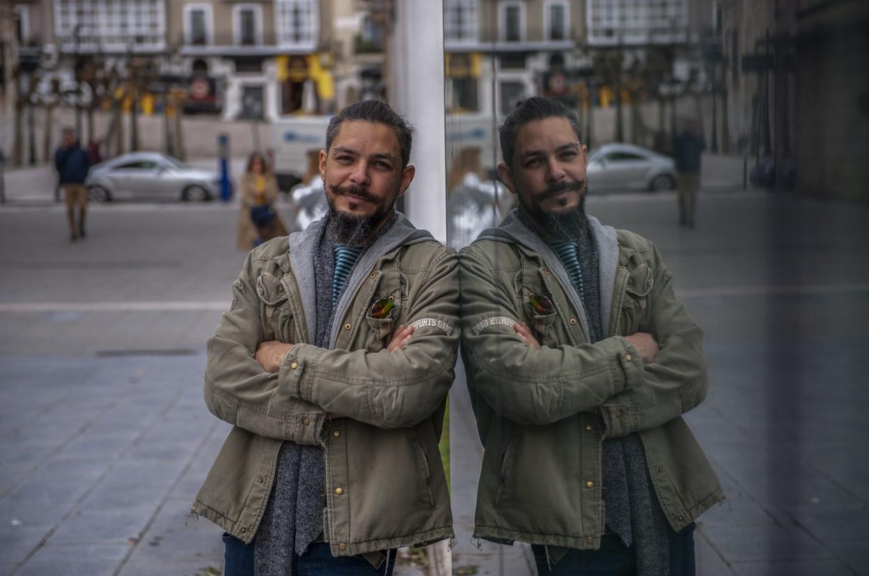 Raúl Bastidas, en la santanderina plaza de Pombo, esta semana. 