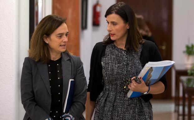 Margarita Rojo, concejala de Medio Ambiente, y la alcaldesa, Gema Igual, antes de la rueda de prensa de hoy.