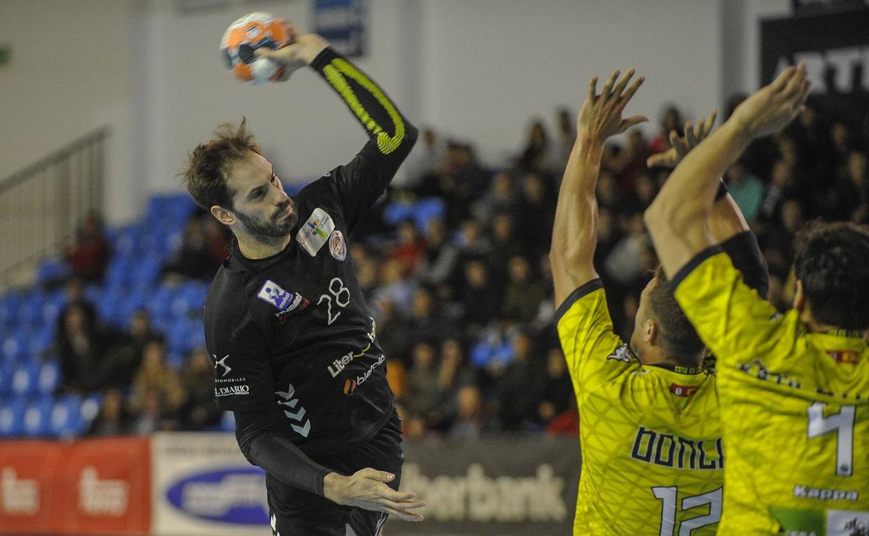 Imagen de archivo de Jorge Filipe Fernandes en el partido ante el Ademar.