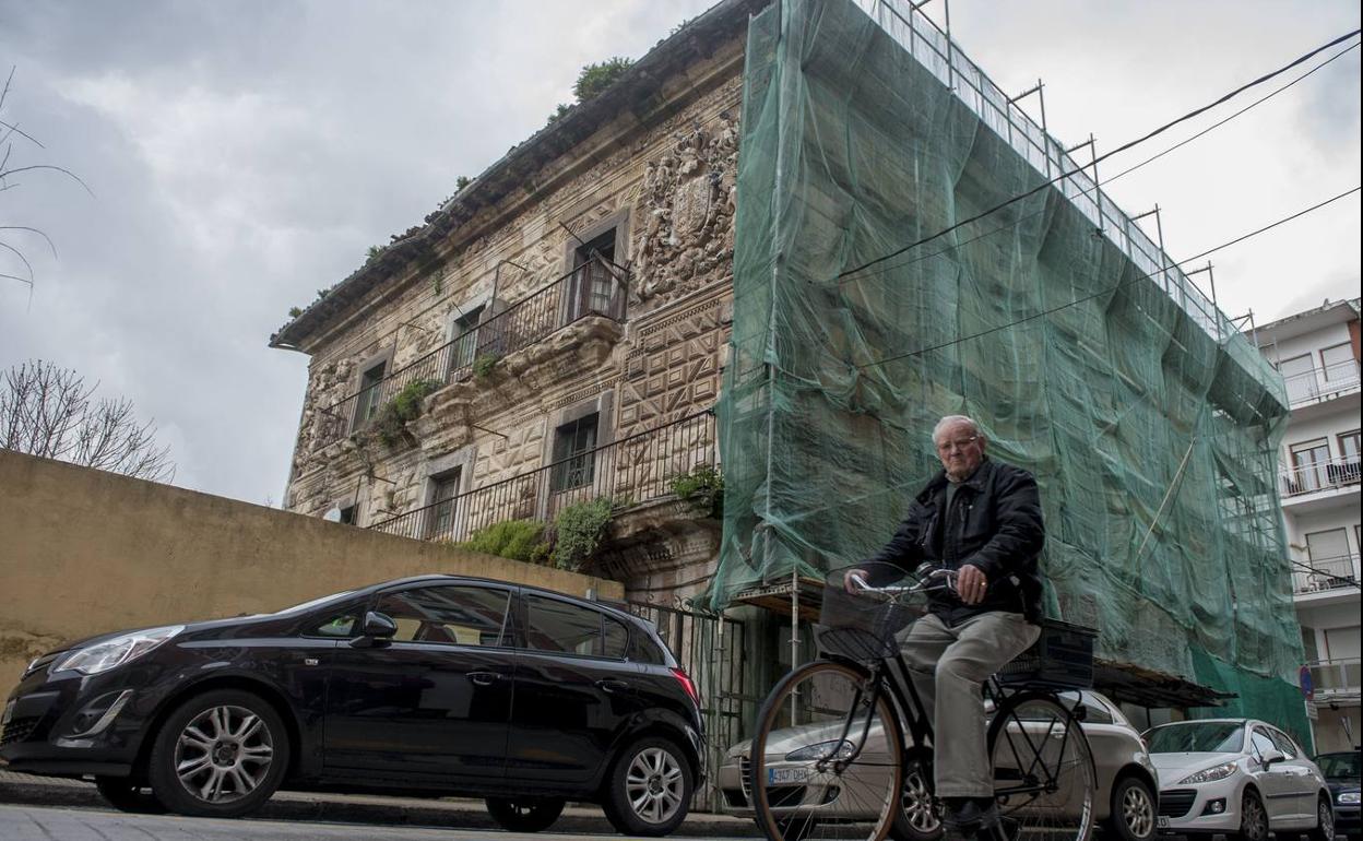 Santoñeses califica como «mala noticia» la sentencia sobre el Palacio de Chiloeches