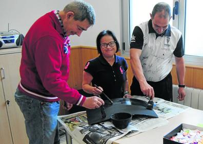 Imagen secundaria 1 - Amica se sube a las tablas en Santoña