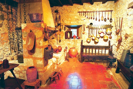 Vista del interior del Museo Etnográfico de Cantabria, situado en la casa de la familia Velarde, en Muriedas.