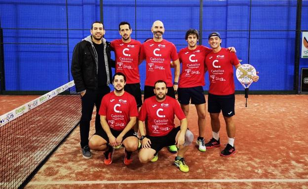 Imagen. Jugadores de Pin Padel, del grupo A de cuarta. :