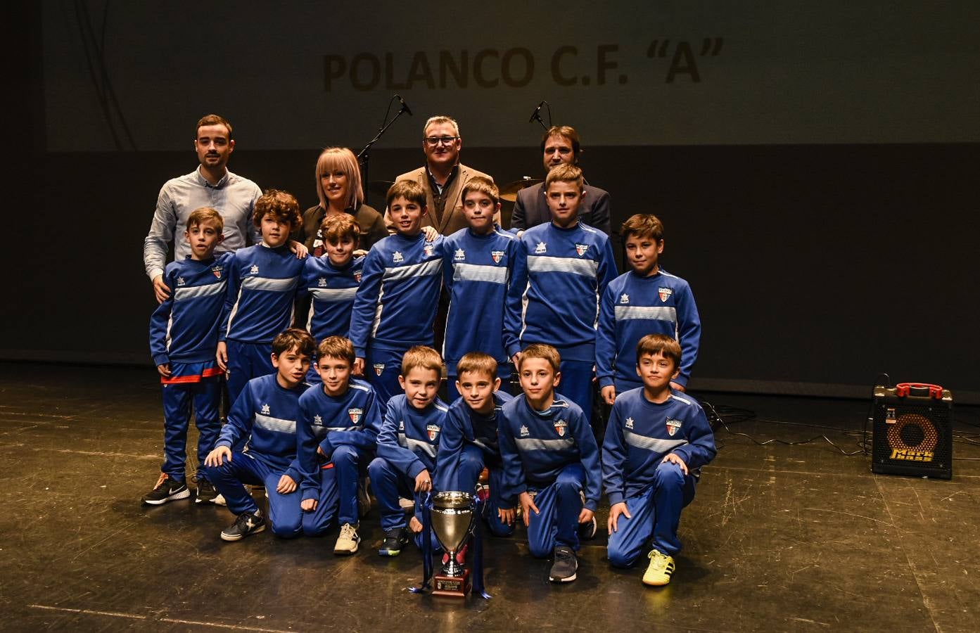 La Federación Cántabra de Fútbol ha celebrado en el Palacio de Festivales su séptima gala anual, en la que se rinde homenaje a los campeones de la pasada temporada