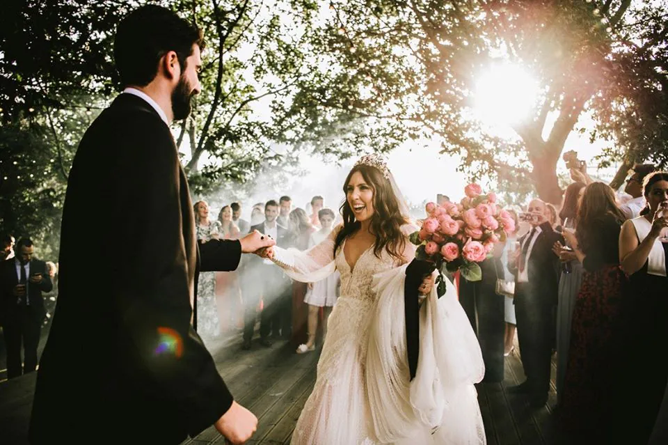 Decorar la boda con letras luminosas - Lluvia de arroz