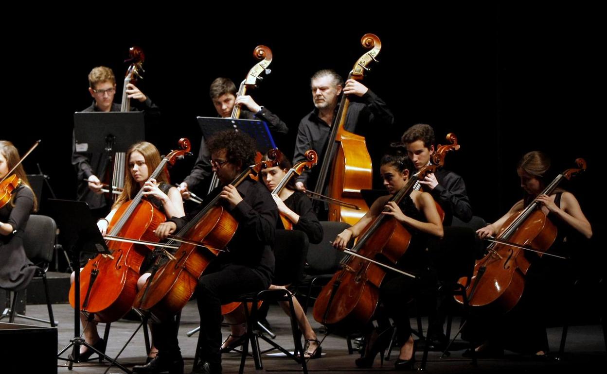 Concierto de orquestas y bandas para celebrar la Navidad en el Ataúlfo Argenta