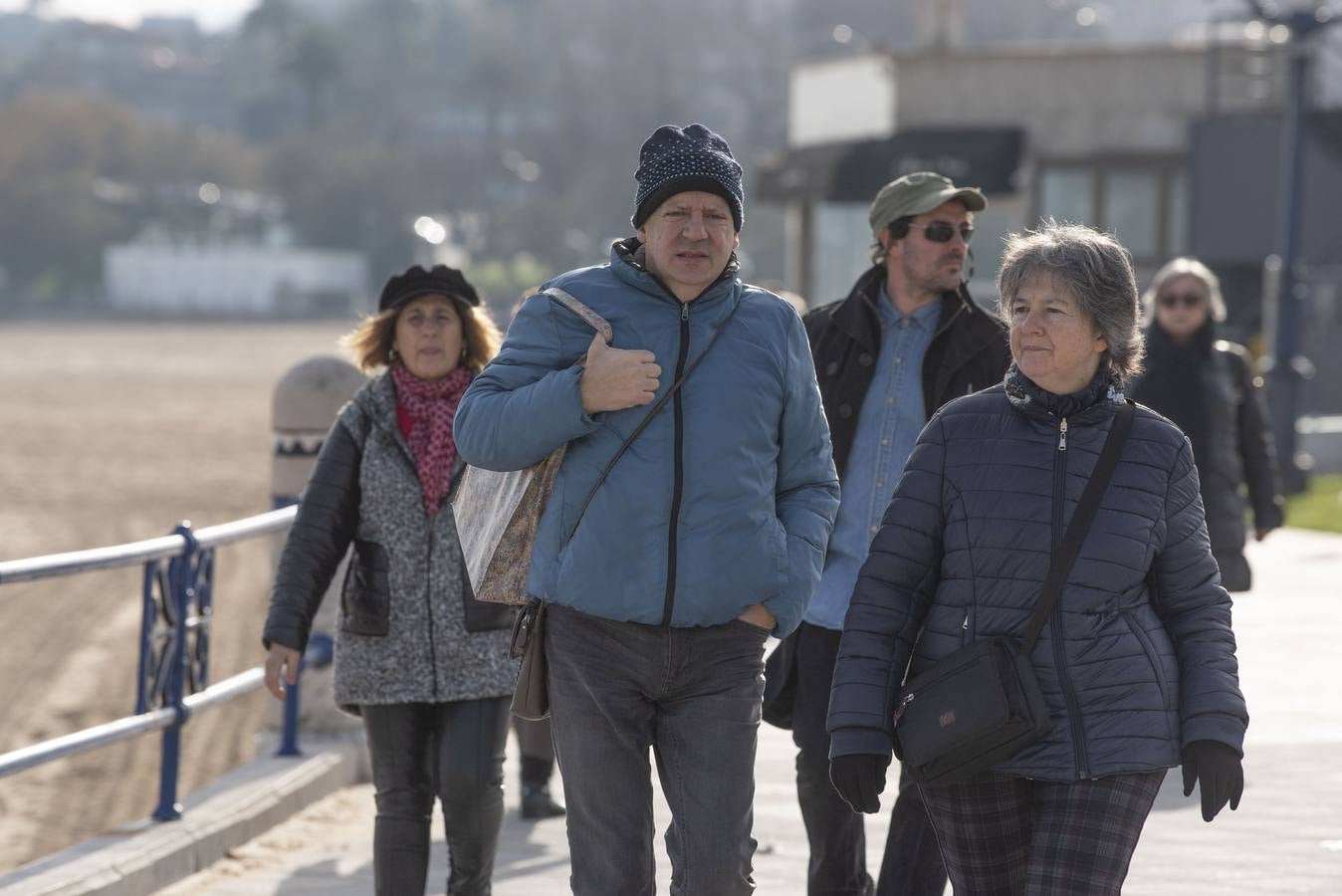 Los primeros turistas llegaron ayer a Santander con muchos planes para visitar la ciudad, la costa y el interior de la región.