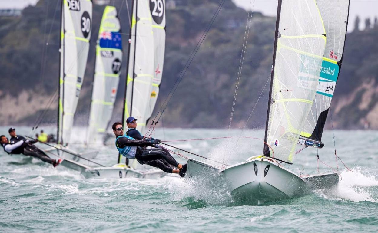 Botín y López Marra cierran el mundial con un primer puesto en la Medal Race de 49er. 