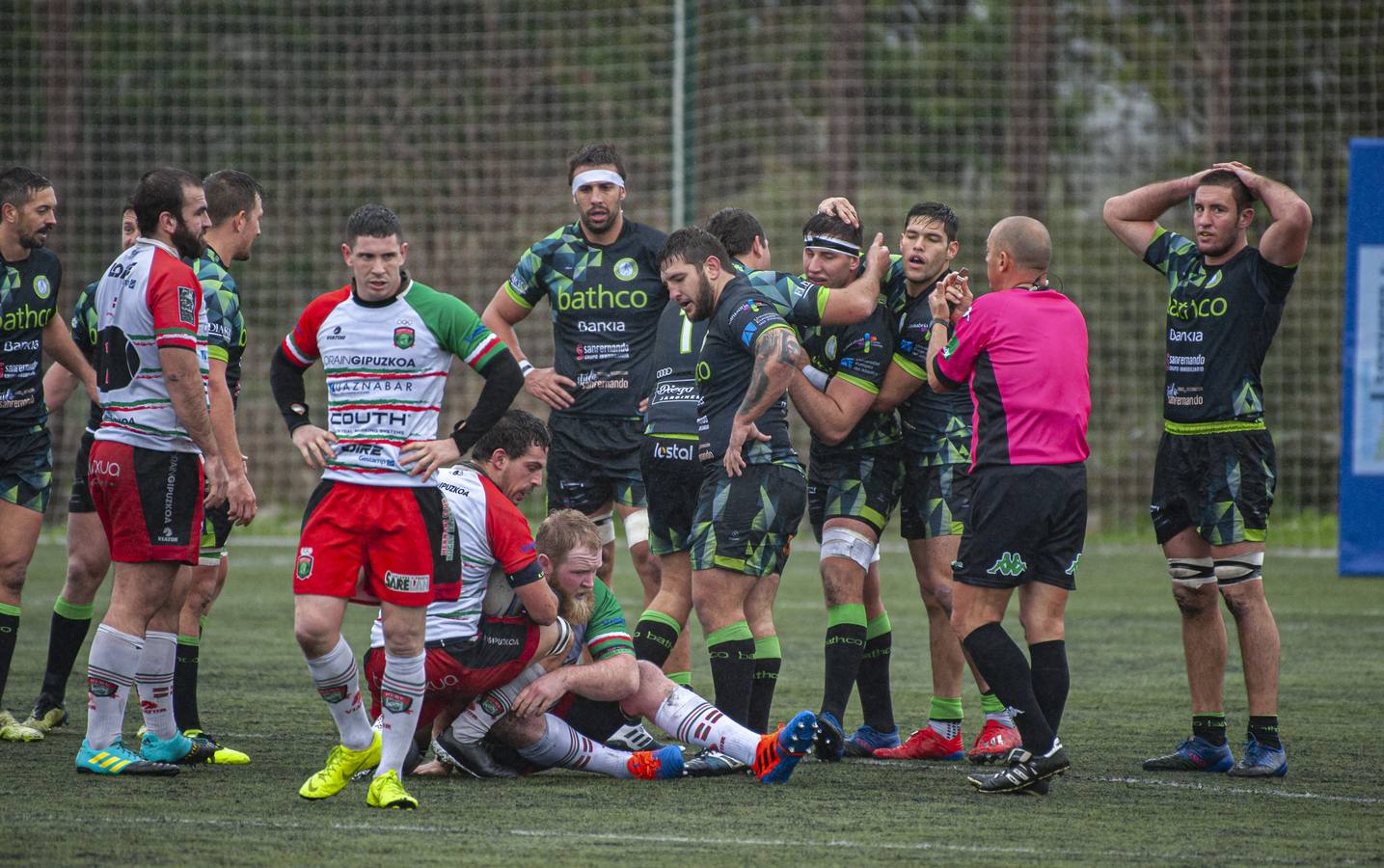 Fotos: Las mejores imágenes del Bathco Rugby - Club Hernani