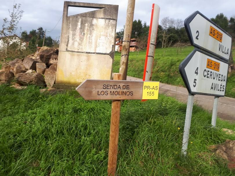 Este paseo por la comunidad vecina más rural nos reencontrará con lugares que fueron grandes centros de encuentro y una herramienta imprescindible para convertir el grano en harina