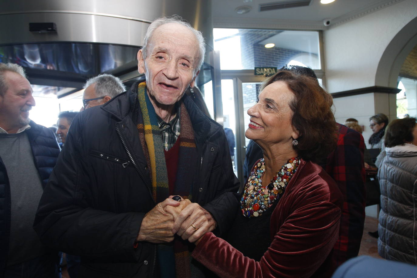 Fotos: Comida de Navidad de militantes y simpatizantes del PRC