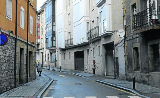 Los edificios de la calle Quintanal sufren daños estructurales.