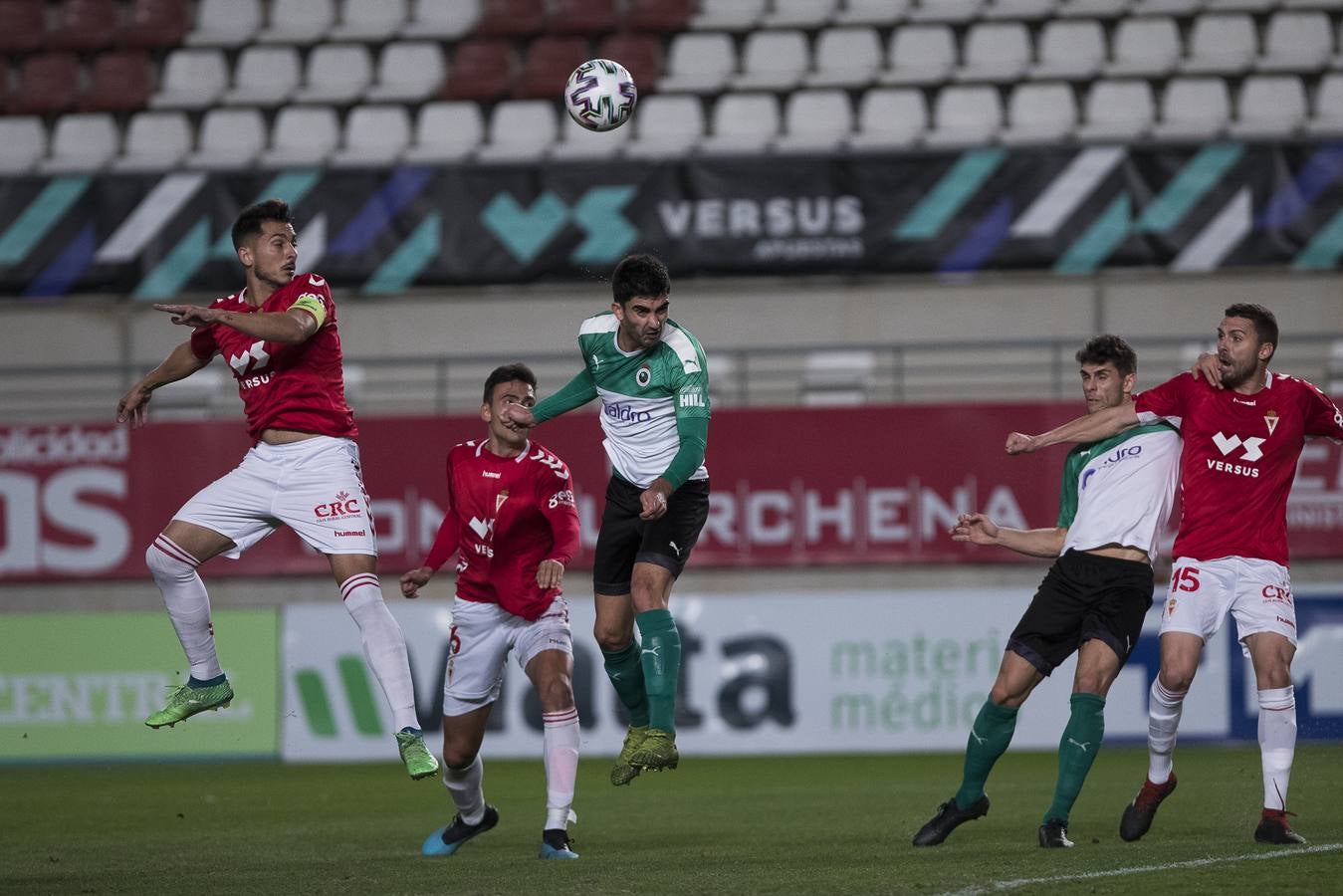 El Racing ofrece una pobre imagen en Murcia y cae derrotado también en Copa del Rey. Los menos habituales tampoco aprovecharon su oportunidad frente a un rival de Segunda B que se tomó más en serio la competición