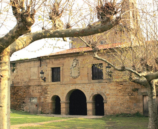 Torre de Novales, en el barrio del Hoyo.