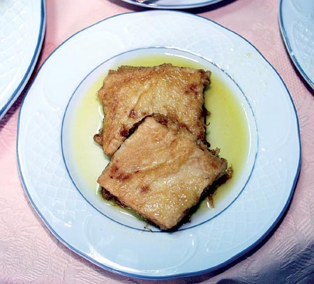 La leche frita es una especialidad gastronómica de Meruelo.