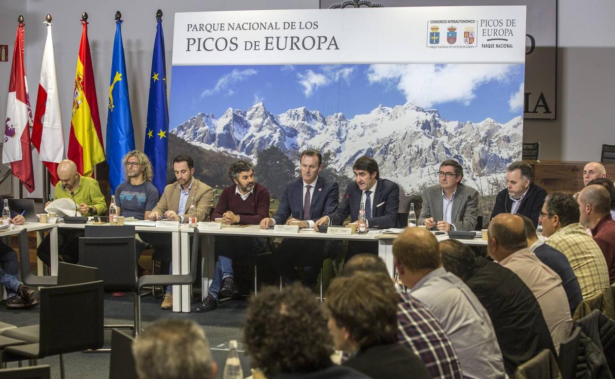 El Patronato del Parque Nacional de los Picos de Europa se reunió ayer en Santander.