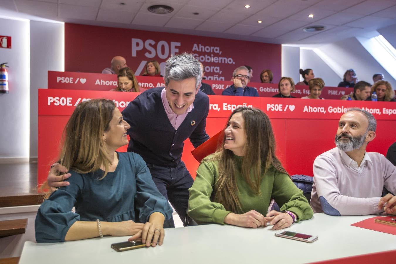 No ha habido que esperar al casi siempre polémico turno de ruegos y preguntas que se espera que se alargue hasta la tarde -hay pedidos 28 turnos de palabra- porque el secretario general de la formación, Pablo Zuloaga, ha entrado de lleno en casi todos los asuntos candentes 