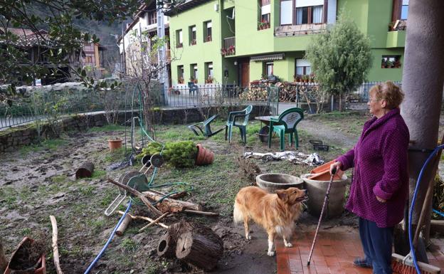 Los afectados por la riada en La Vega piden soluciones a la Confederación Hidrográfica