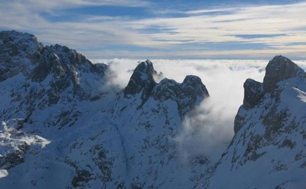 Imagen de la cara Norte de Peña Santa. (Picos de Europa). 