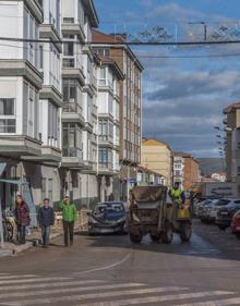 Imagen secundaria 2 - Las vías del tren afectadas por la riada en Campoo se reabrirán mañana