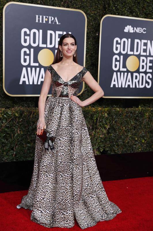 La actriz Anne Hathaway, en la gala de los Globos de Oro 2019.