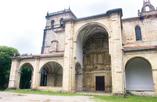 Iglesia parroquial de San Vicente de la Maza, en Rioseco.