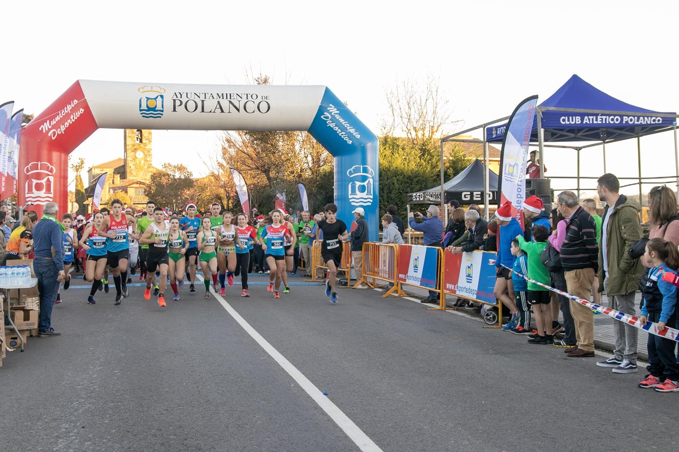 Fotos: Solidariada a zancadas