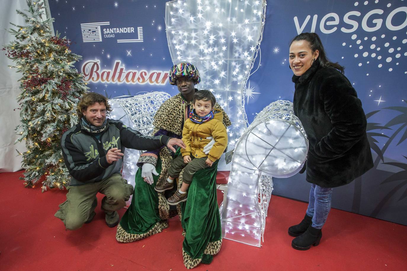 Padres y niños llenaron la Plaza del Ayuntamiento.