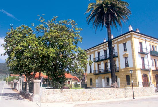 Casa de José María de Avendaño, en Mollaneda.